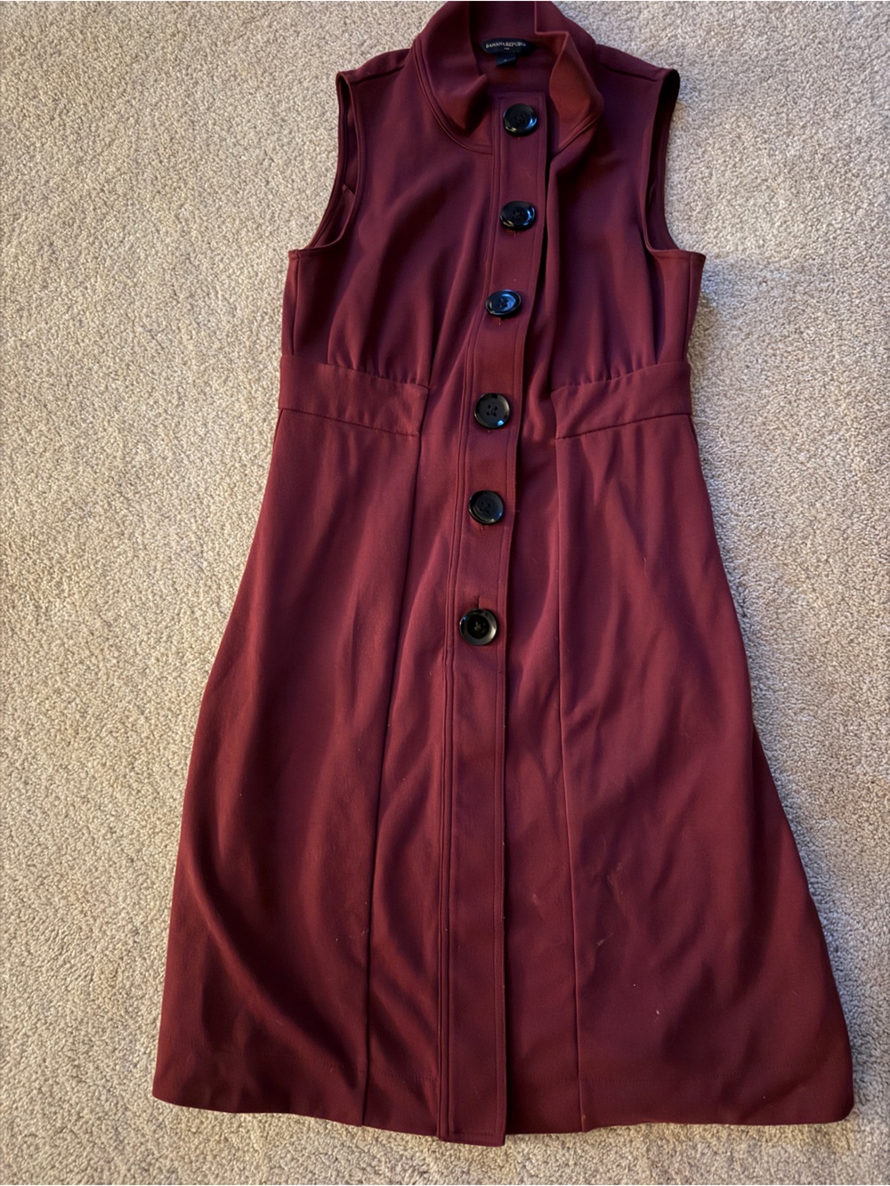 Sleeveless Button-Front jersey dress in Burgundy